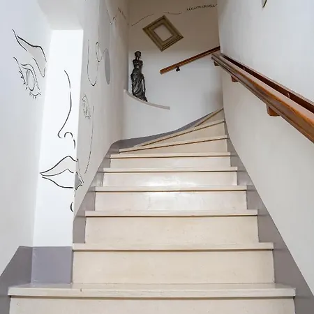 Nel Centro Storico Di Happy Song Fermo